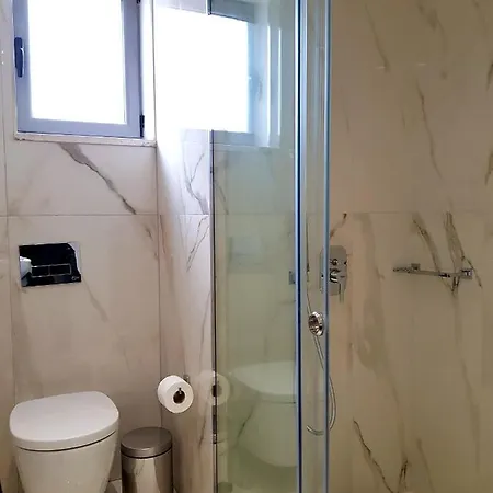 Artnest Luxury & Hotel