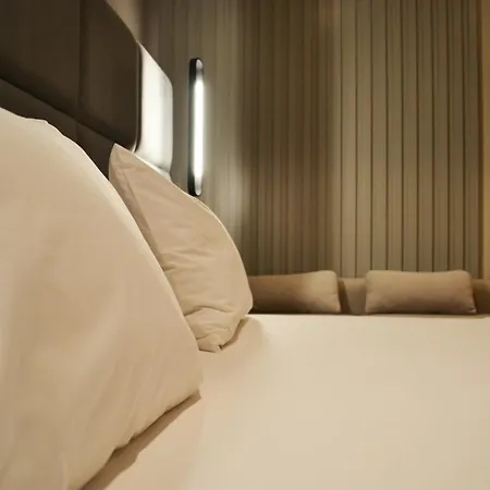 Hotel Artnest Luxury & 4*