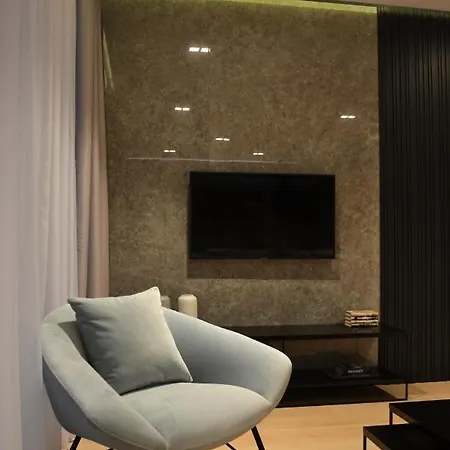 Artnest Luxury & 4* Σαράντα