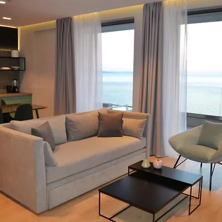 Artnest Luxury & Hotel 4*