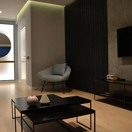 Artnest Luxury & 4* Σαράντα