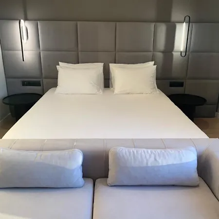 Artnest Luxury & Hotel