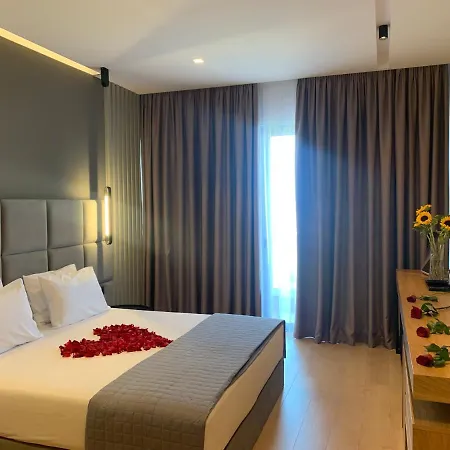Artnest Luxury & 4*