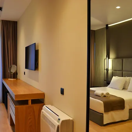 Artnest Luxury & 4*