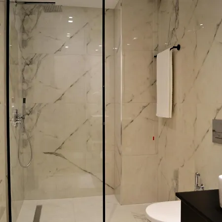 Artnest Luxury & 4* Σαράντα