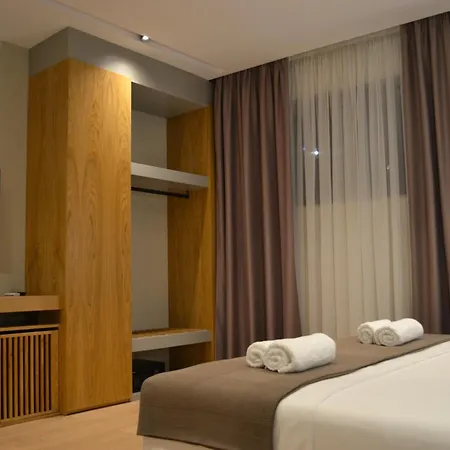 Artnest Boutique & 4*