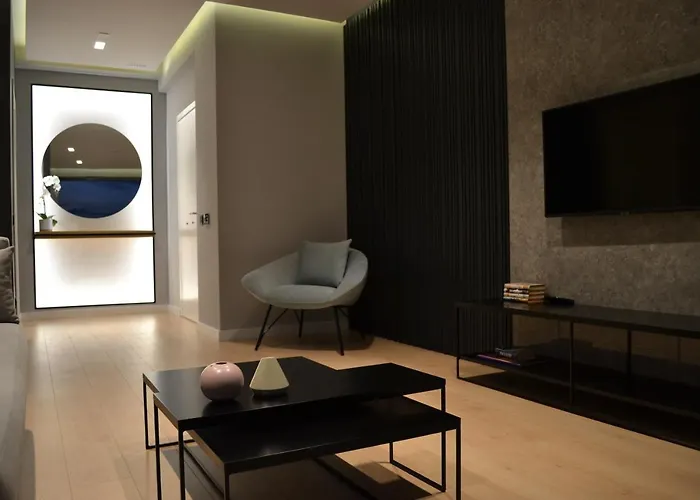 Artnest Boutique & 4* Sarandë