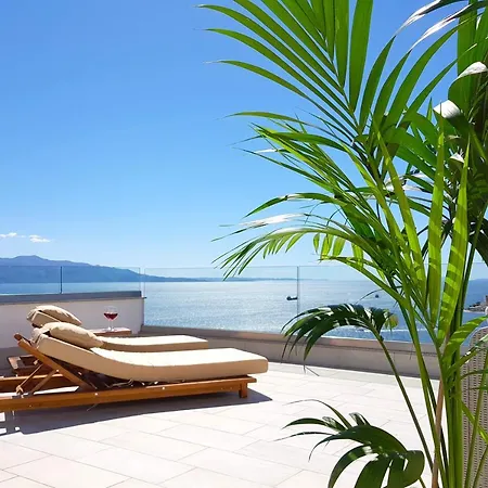 Artnest Luxury Hotel&suites 4*