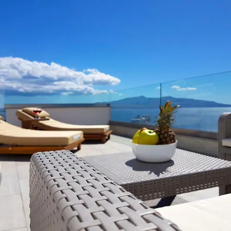 Artnest Luxury Hotel&suites Saranda