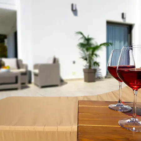 Artnest Luxury Hotel&suites Hotel